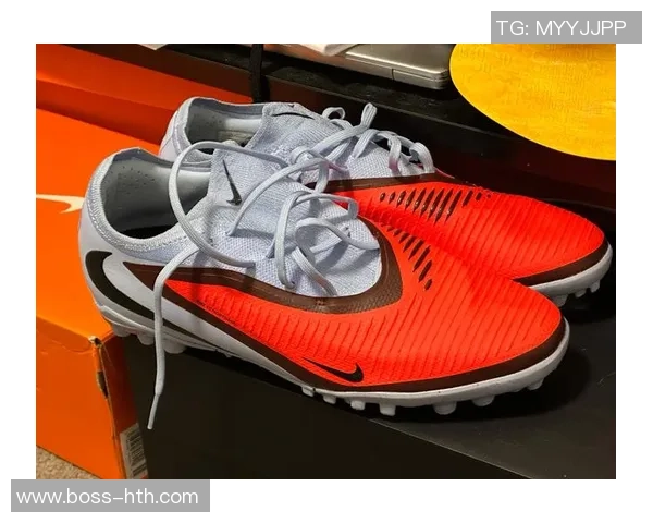 提升足球鞋后跟帖舒适度与性能的关键因素分析与建议