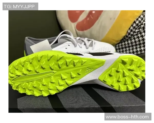 足球胶鞋适合跑步的理由与选择技巧解析